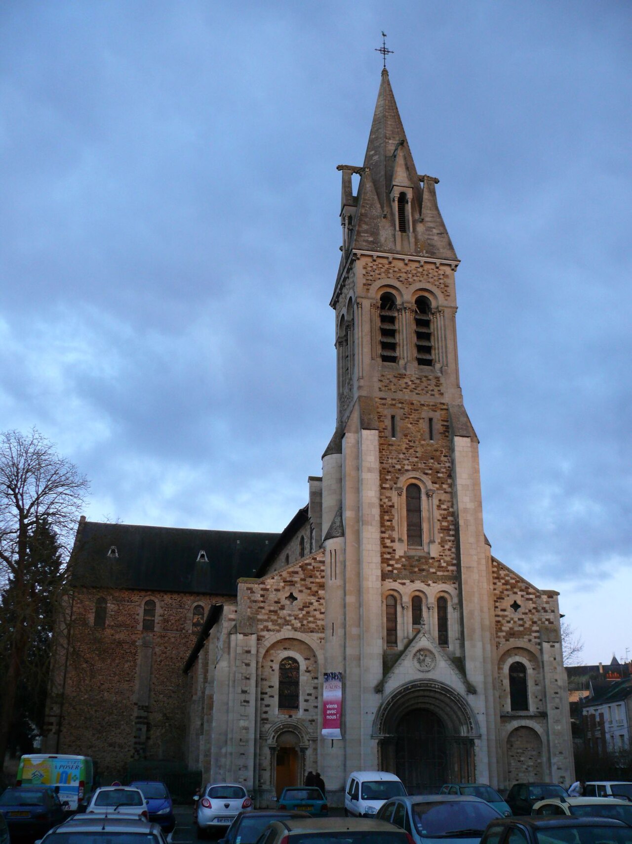 Visite flash : Max Ingrand et l'église du Pré, les vitraux du maître