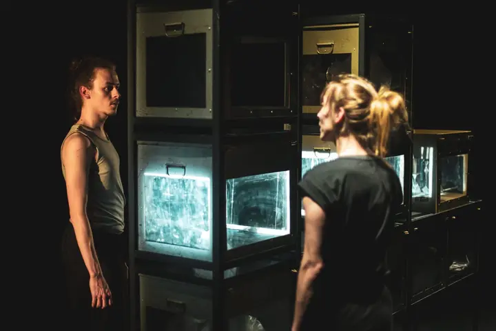 Avec la compagnie Contr'pied, de la danse contemporaine du cours du mercredi soir à Paysages mouvants