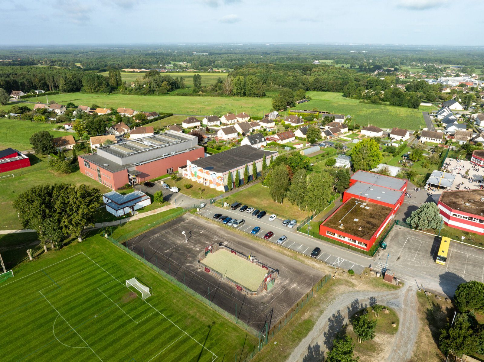 Complexe sportif de Parigné-l'Évêque — photo 1 of 3